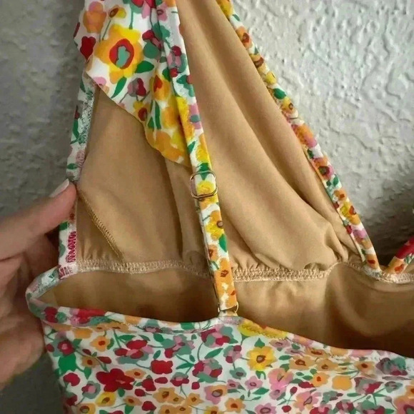 J.Crew Factory Floral Ruffle-Shoulder V-Neck One Piece Swimsuit. - Picture 7 of 8